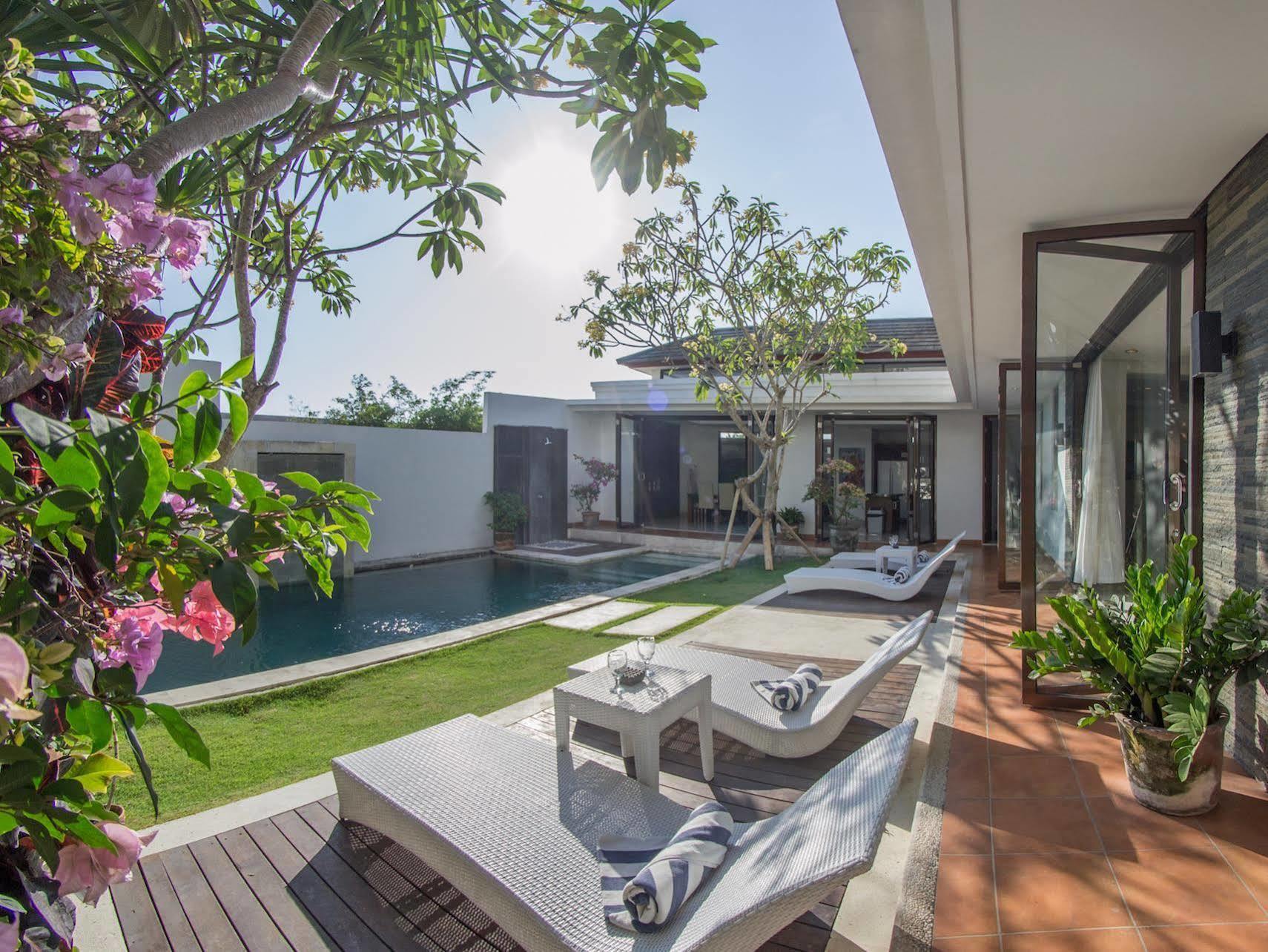 Villa Uma Girasole Canggu Εξωτερικό φωτογραφία