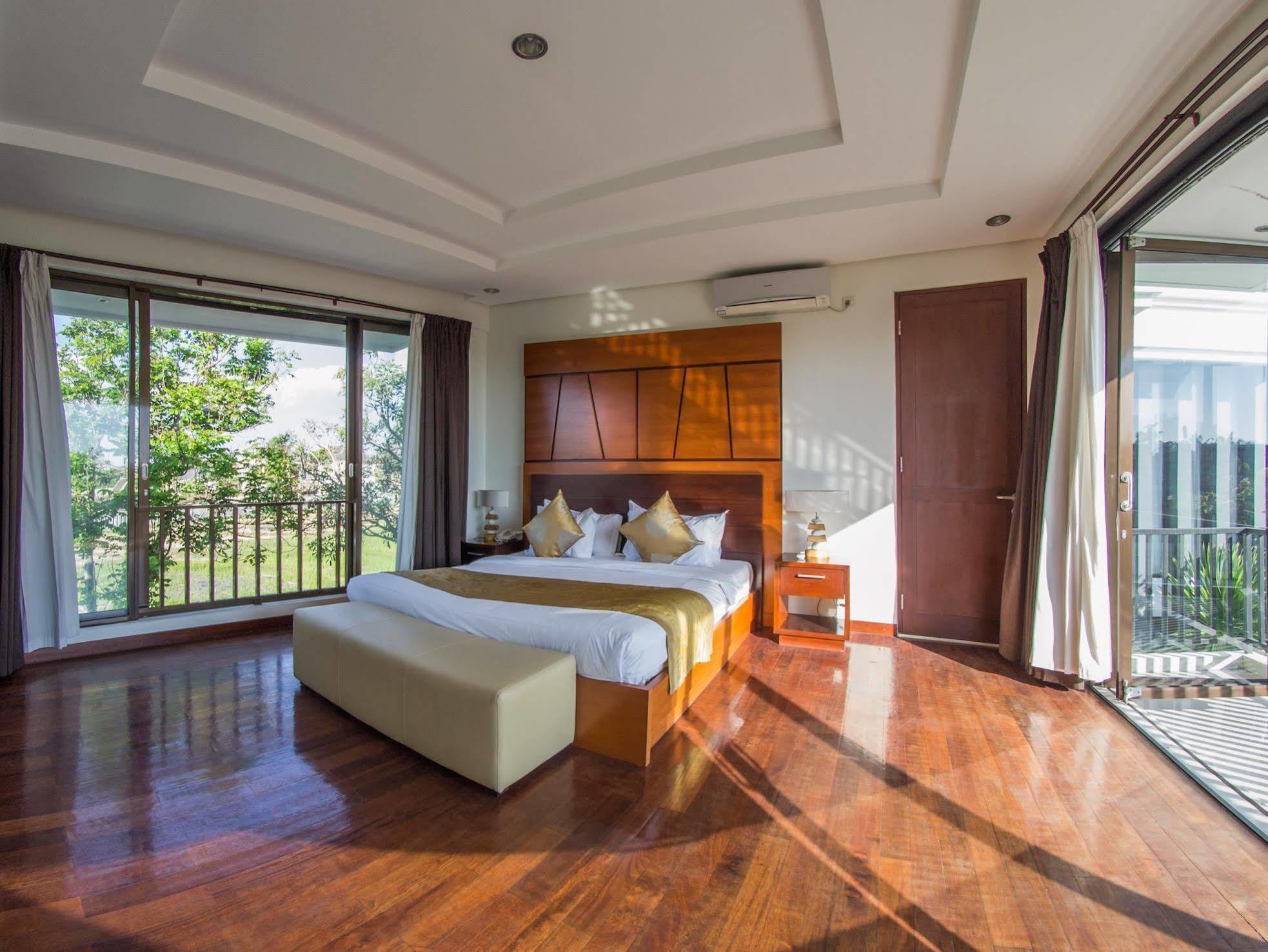 Villa Uma Girasole Canggu Εξωτερικό φωτογραφία